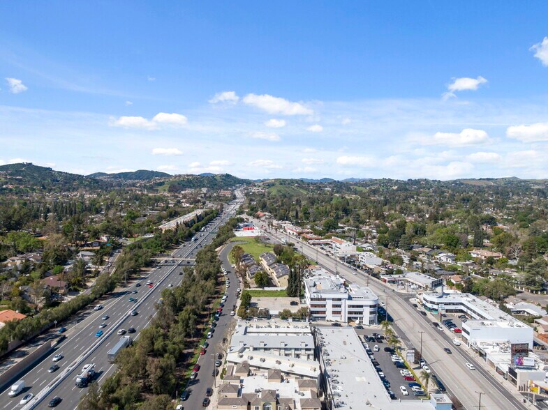 More Photos Of 22900 Ventura Blvd, Woodland Hills Office For Lease