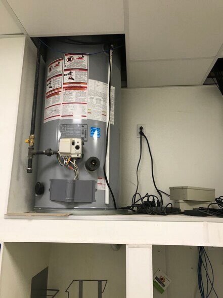 More Photos Of 4619 Federated Rd, Swan Hills Restaurant For Lease