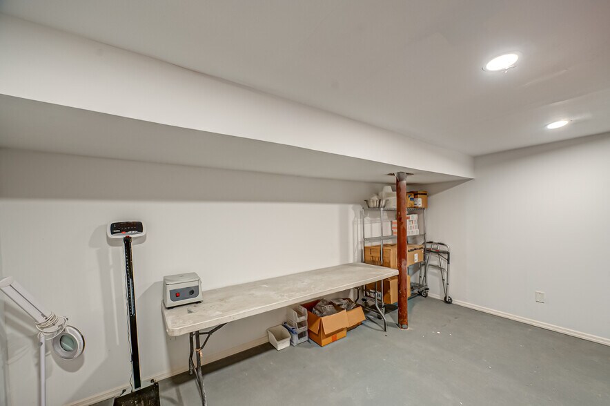 More Photos Of 24 Railroad Ave, Patchogue Office For Sale