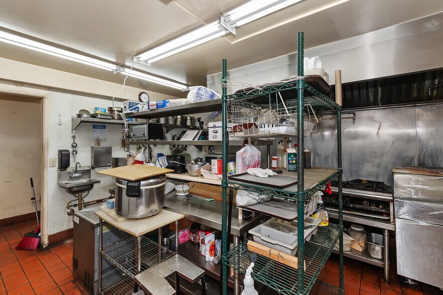 More Photos Of 41025 Big Bear Blvd, Big Bear Lake Restaurant For Sale