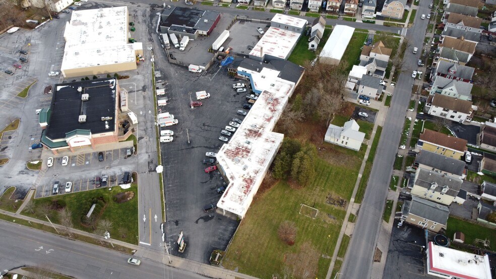 More Photos Of 1155 Mohawk St, Utica Storefront For Lease