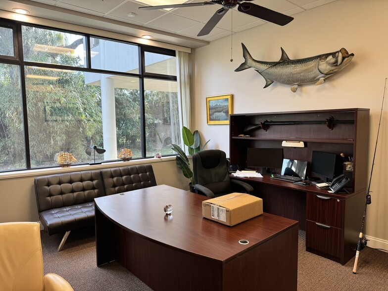 More Photos Of 2650 N Dixie Fwy, New Smyrna Beach Office For Sale