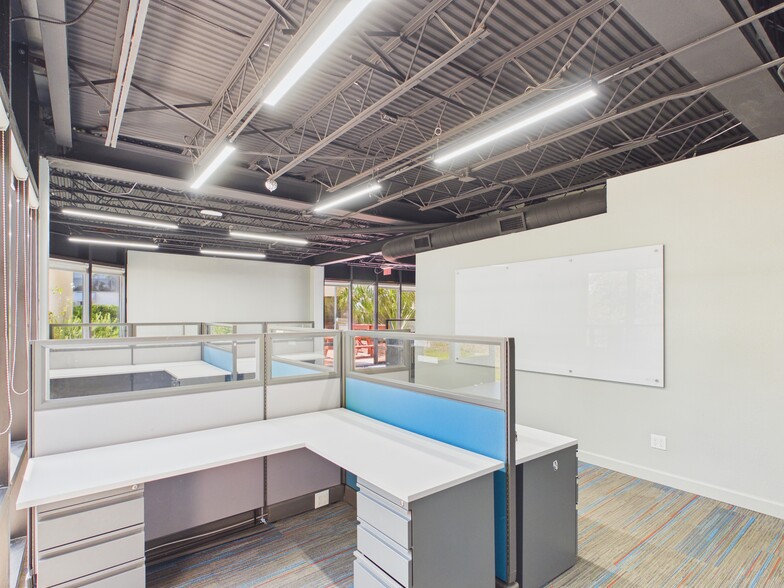 More Photos Of 5021 W Laurel St, Tampa Loft Creative Space For Sale