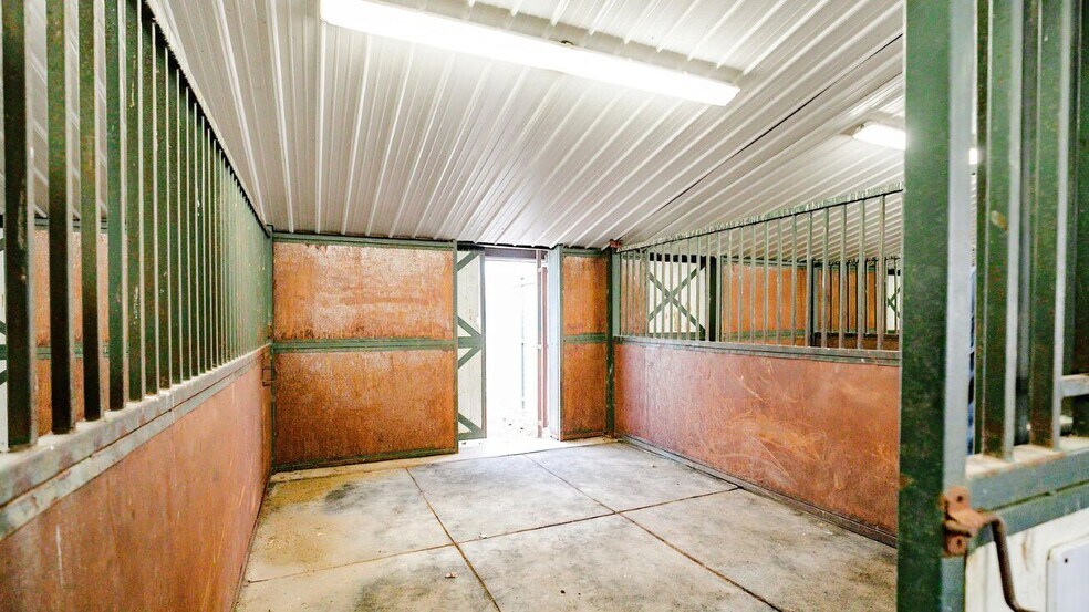 More Photos Of 352 MO-245, Dadeville Horse Stables For Sale