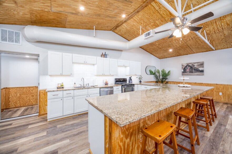 More Photos Of 12625 Sandpiper Rd, Thackerville Specialty For Sale