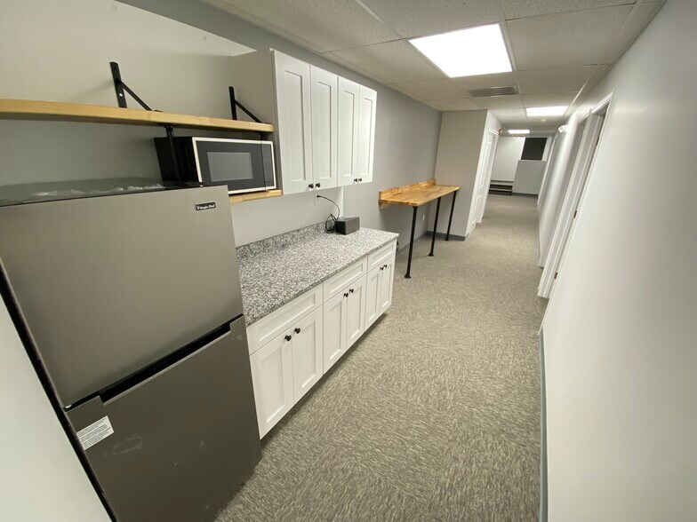 More Photos Of 19 Bridge St, Kittery Coworking Space