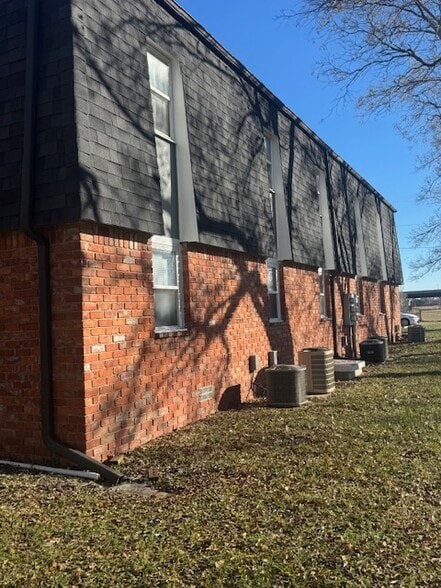 More Photos Of 1220 E Broadway St, Newton Apartments For Sale