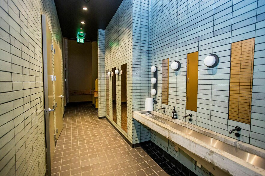 More Photos Of 1716 Broadway, Oakland Storefront For Sale