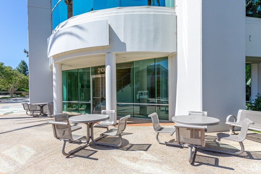 More Photos Of 2105 Rutherford Rd, Carlsbad Research And Development For Lease