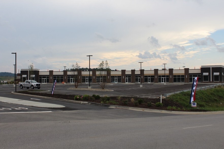 More Photos Of 525 Granville Sq, Morgantown General Retail For Lease