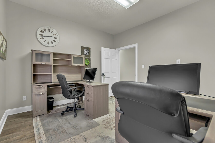 More Photos Of 1501 US Highway 19 S, Leesburg Office For Sale