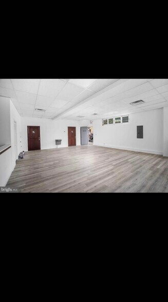 More Photos Of 80-82 Jersey St, Trenton Storefront Retail Residential For Lease