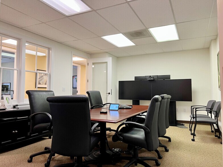 More Photos Of 925 De La Vina St, Santa Barbara Office For Lease