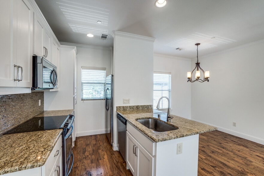 More Photos Of 6140 Oram St, Dallas Apartments For Sale