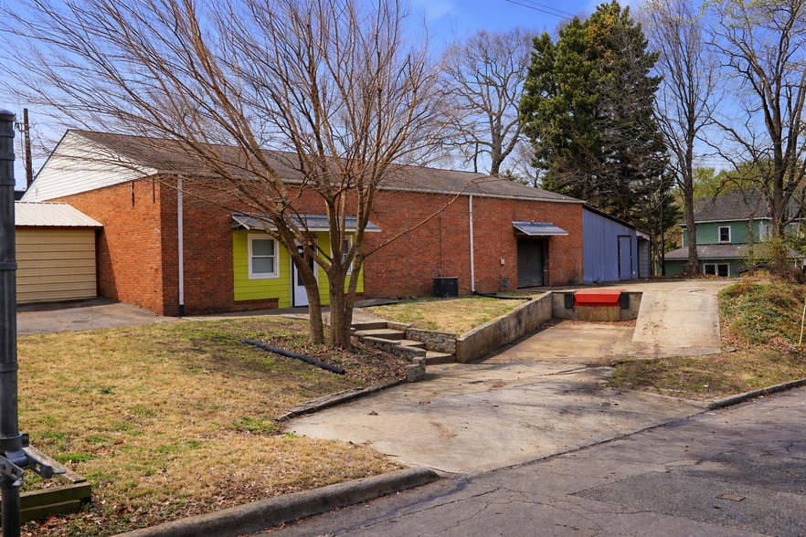 More Photos Of 504 Houston St, Greensboro Warehouse For Lease