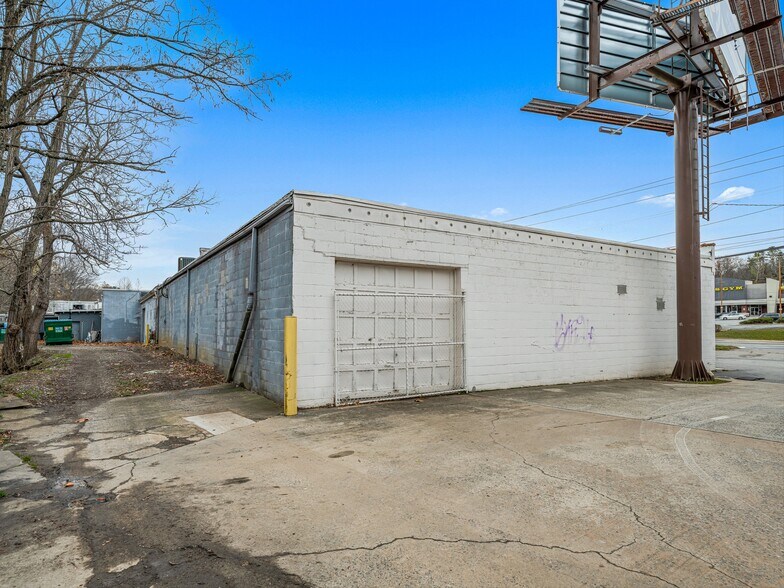 More Photos Of 1048 Patton Ave, Asheville Storefront For Lease