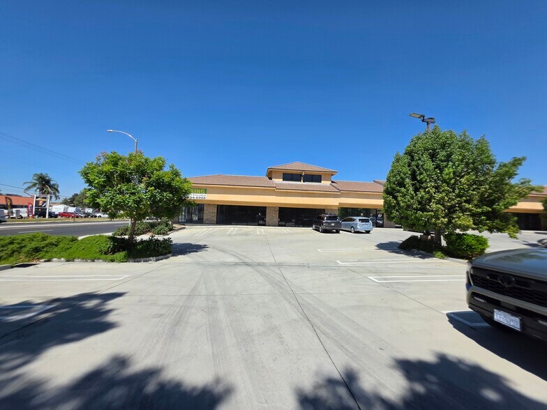 More Photos Of 2888 E Florida Ave, Hemet Storefront Retail Office For Lease