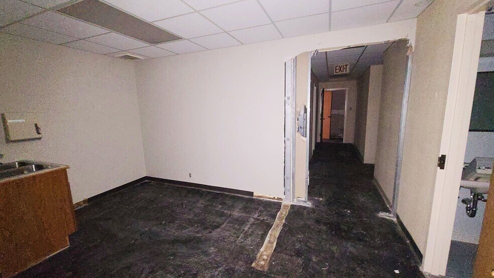 More Photos Of 710 W 8th St, Fort Scott Office For Sale