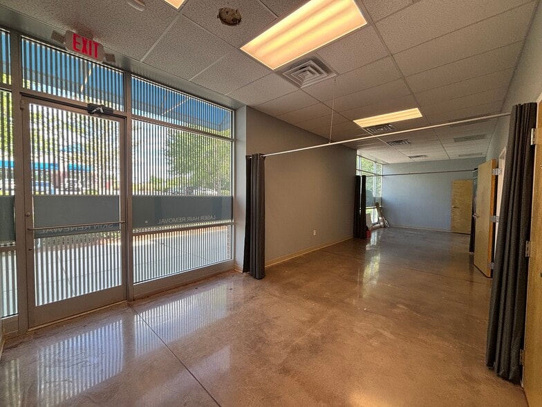More Photos Of 2538-2546 Somerset Center Dr, Winston-Salem Storefront For Lease