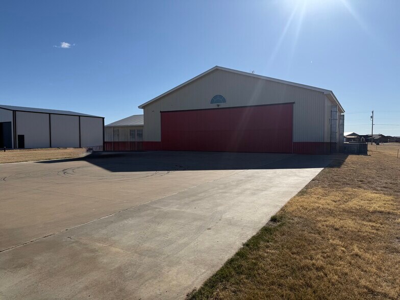 More Photos Of 12880 Wandering Rd, Amarillo Flex For Sale