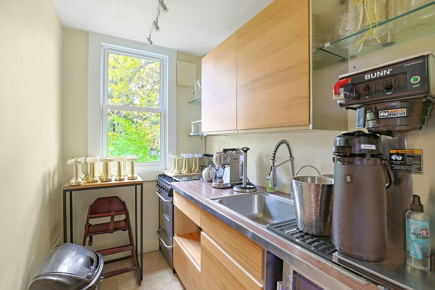 More Photos Of 2 Union St, Sparkill Storefront For Sale