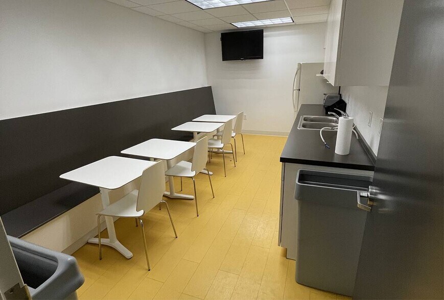 More Photos Of 7900 Tanners Gate Ln, Florence Office For Lease