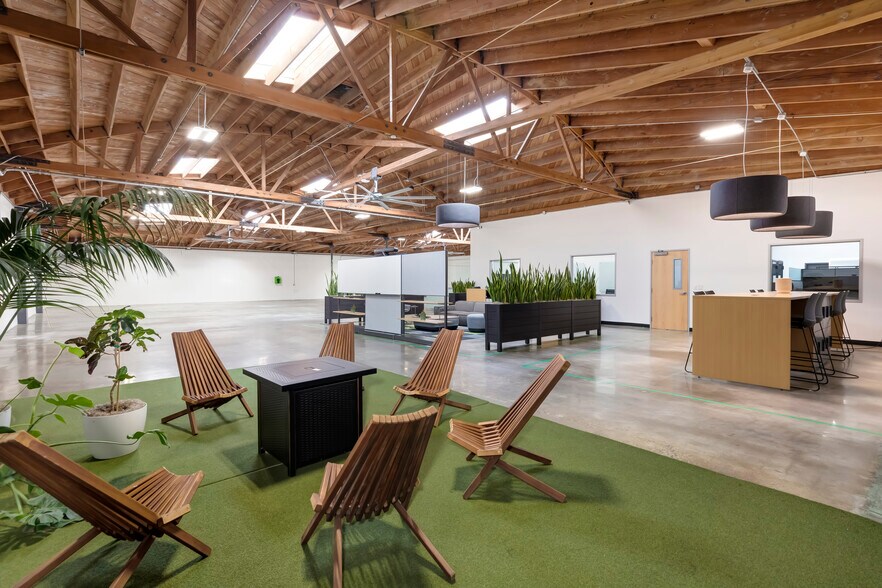More Photos Of 956 W Hyde Park Blvd, Inglewood Manufacturing For Lease