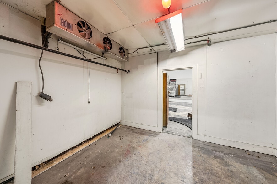 More Photos Of 727 Welch St, Medford Industrial For Sale