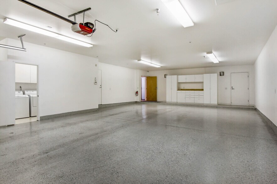 More Photos Of 1514 Abbot Kinney Blvd, Los Angeles Loft Creative Space For Lease