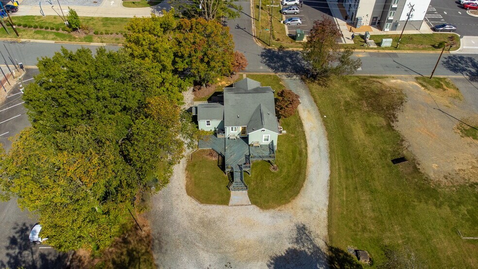 More Photos Of 1911 Margaret St, Winston-Salem General Retail For Sale