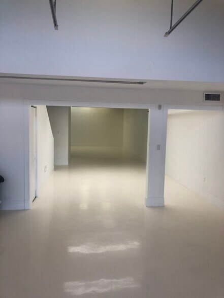 More Photos Of 4808-4848 SW 72nd Ave, Miami Showroom For Lease