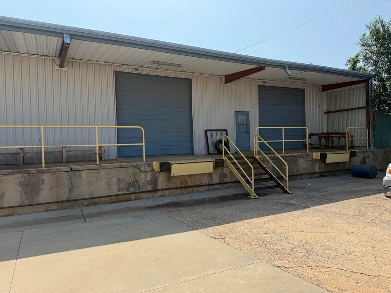More Photos Of 108 SE 24th St, Oklahoma City Warehouse For Lease