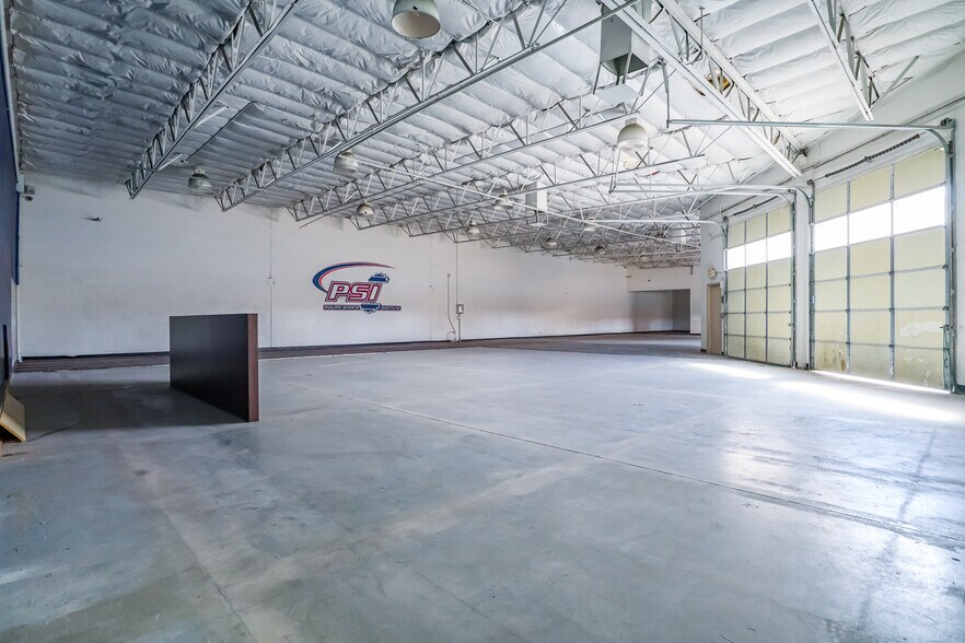 More Photos Of 6640 S Tenaya Way, Las Vegas Light Distribution For Lease