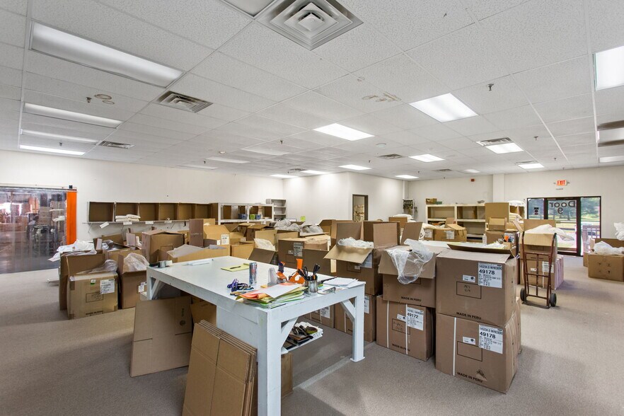 More Photos Of 1401 Hopeman Pkwy, Waynesboro Industrial For Lease