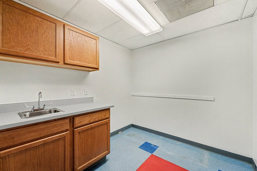 More Photos Of 6909 S Holly Cir, Centennial Office For Sale