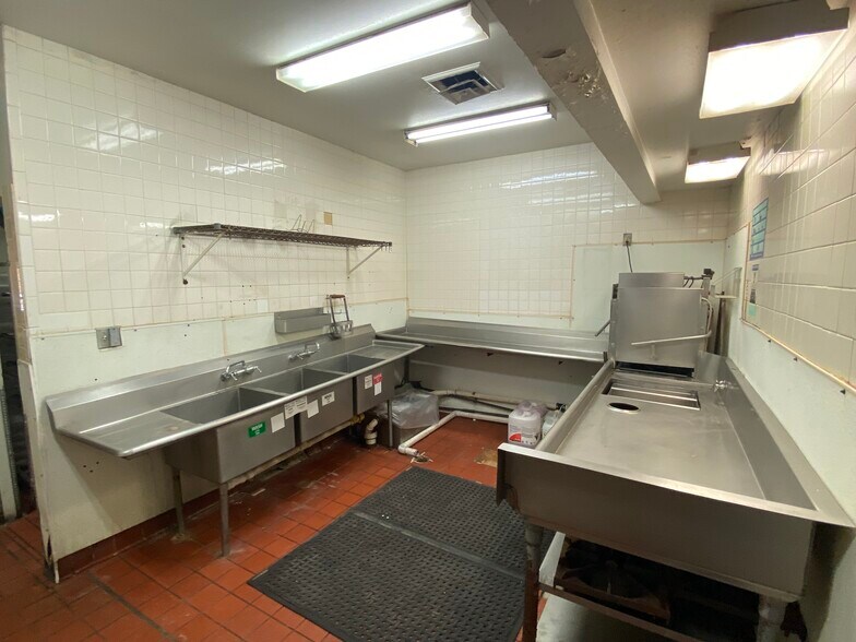 More Photos Of 88 E Grand Ave, Fox Lake Restaurant For Sale