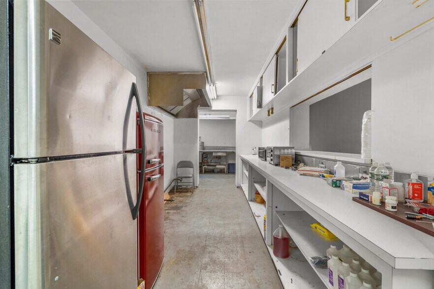 More Photos Of 859-867 E Main St, Bridgeport Storefront Retail Residential For Sale