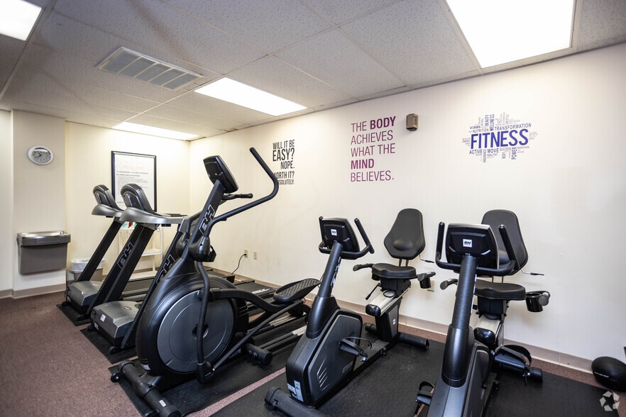 More Photos Of 2100 E High St, Springfield Apartments For Lease