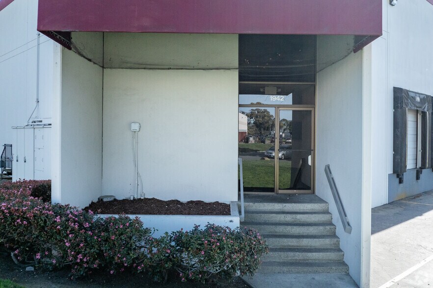 More Photos Of 1942-1958 Sabre St, Hayward Warehouse For Lease