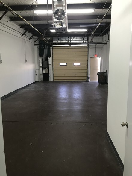 More Photos Of 280-284 Quarry Rd, Milford Light Distribution For Lease