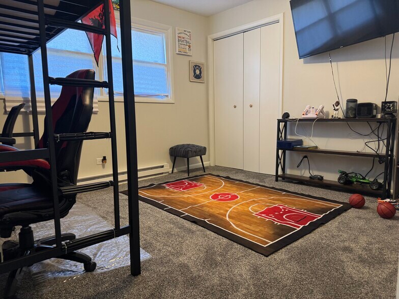 More Photos Of 374 Lynn Dr, Manteno Apartments For Sale