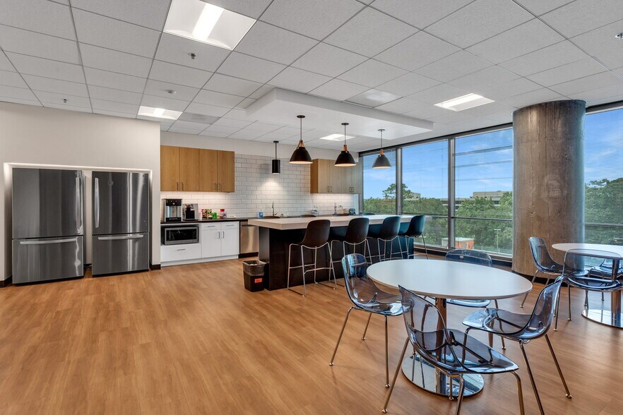 More Photos Of 3475 Piedmont Rd NE, Atlanta Office For Lease