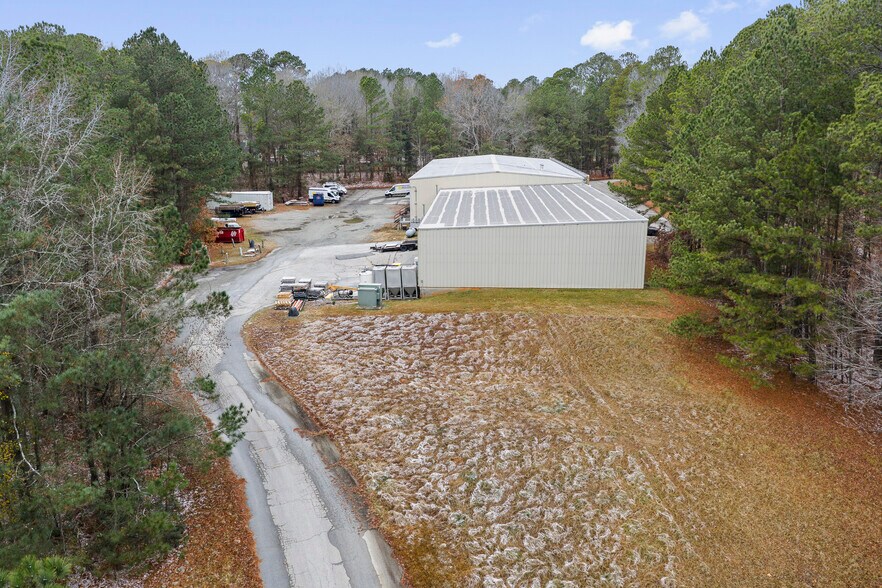 More Photos Of 3337 Air Park Rd, Fuquay Varina Light Manufacturing For Sale