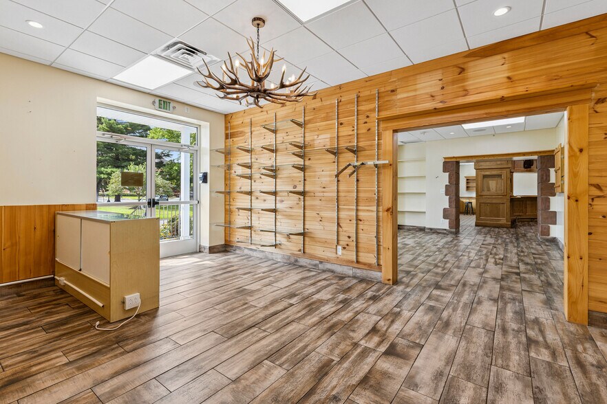 More Photos Of 102 N Rogers St, Aberdeen Restaurant For Sale