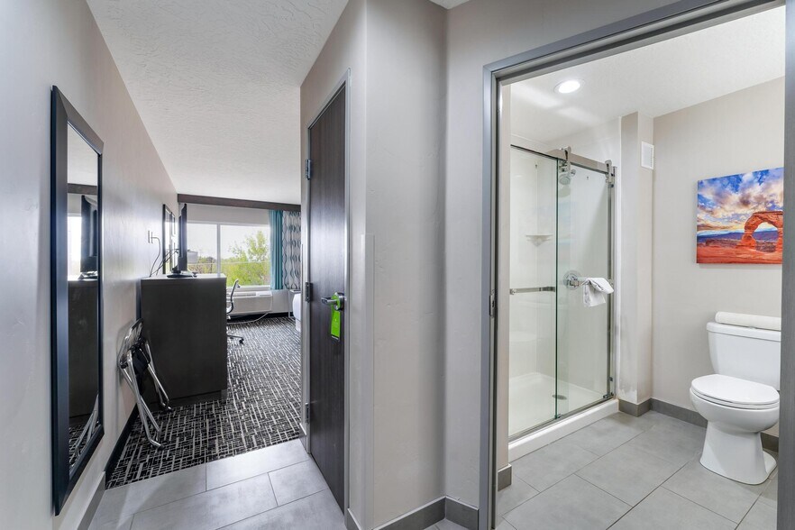 More Photos Of 465 S 100 E, Kanab Hospitality For Sale