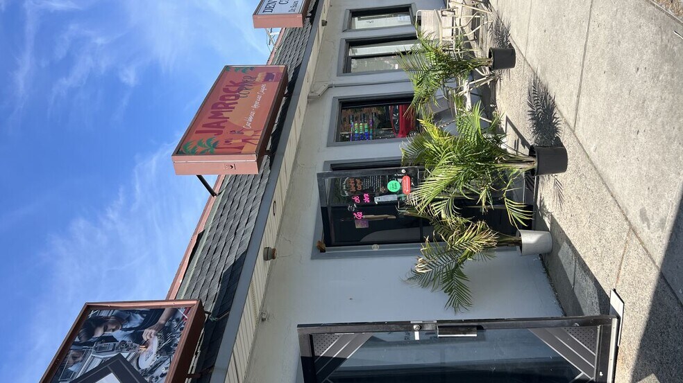 More Photos Of 319 Main St, Keansburg Freestanding For Lease