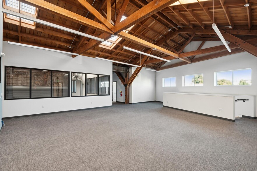 More Photos Of 1000 Calcot Pl, Oakland Warehouse For Lease