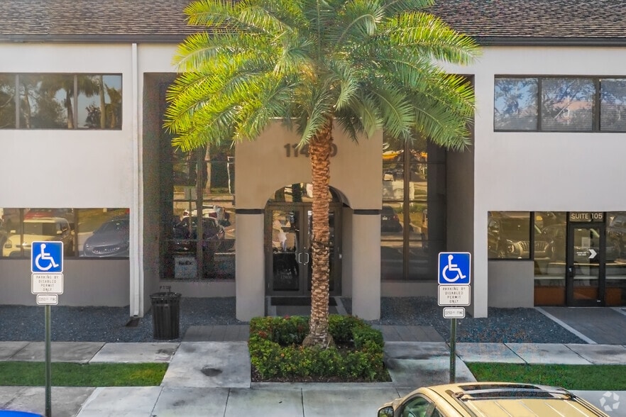 More Photos Of 11400-11440 N Kendall Dr, Miami Unknown For Lease