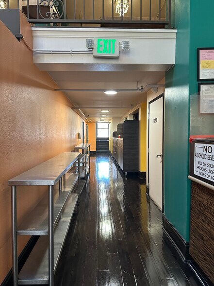 More Photos Of 231-243 E Colorado Blvd, Pasadena Storefront Retail Office For Lease