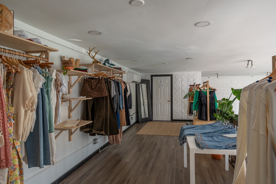 More Photos Of 220 Xenia Ave, Yellow Springs Storefront For Sale